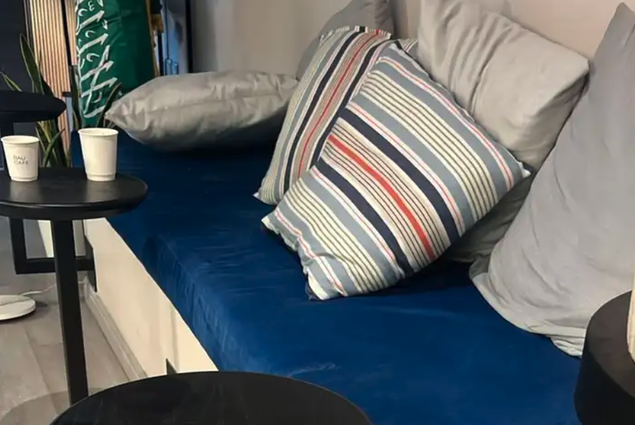 اثاث كوفي طاولات و كراسي للبيع