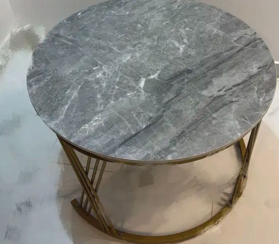 طاولة جديدة للبيع