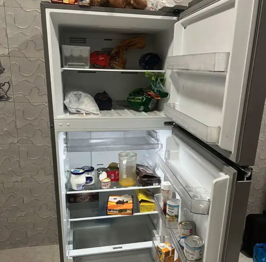 ثلاجه للبيع