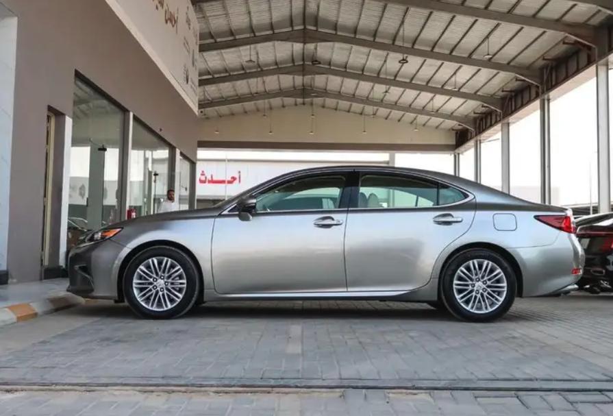 لكزس ES 350 موديل 2016