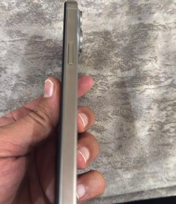 ايفون 15 برو ماكس 256 .