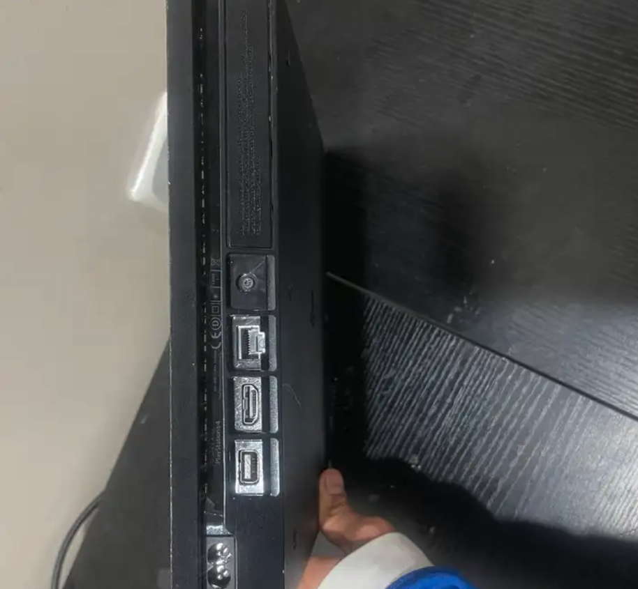 سوني 4 للبيع