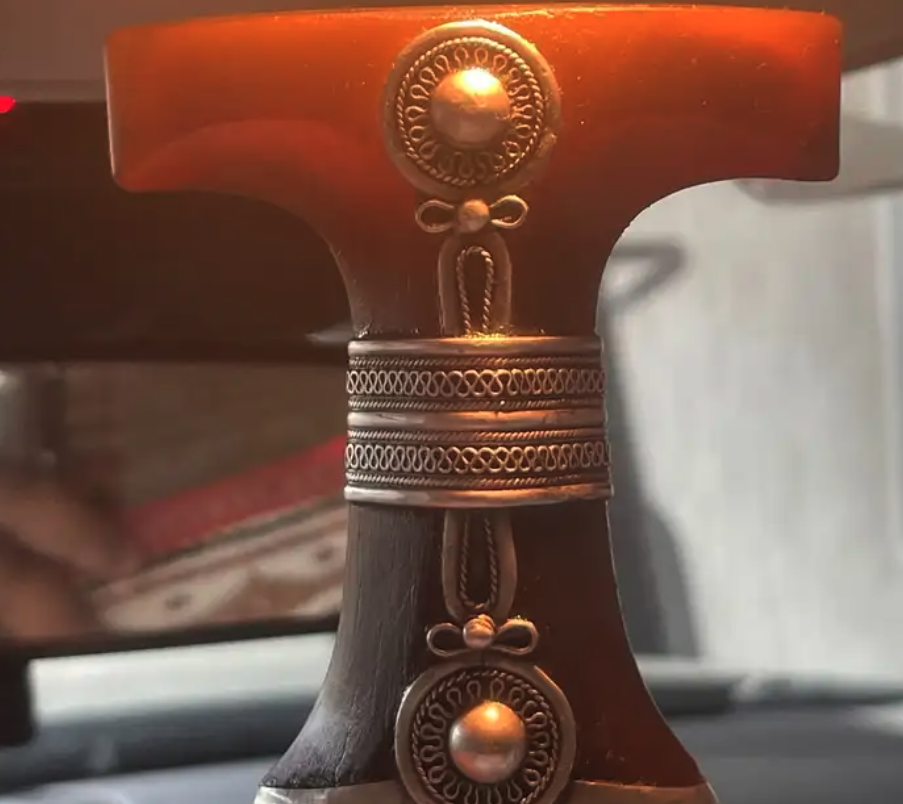 خنجر قرن طبيعي احمر صب المدني