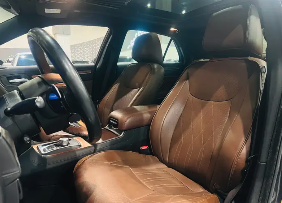 كرايزلر 2019 اكزكتيف فل (عرض خاص)