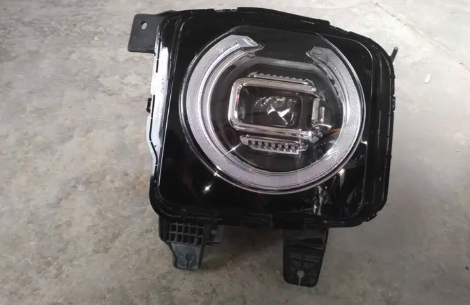 بيع قطع غيار السيارات صينيه هافال اتش 9 .2025 شمعه يسار تشلي