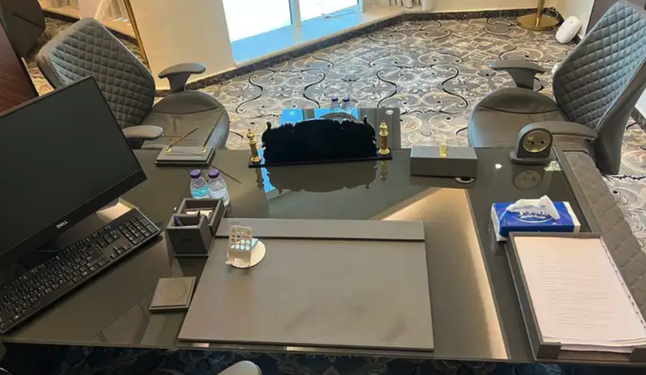 مكتب للبيع نظيف