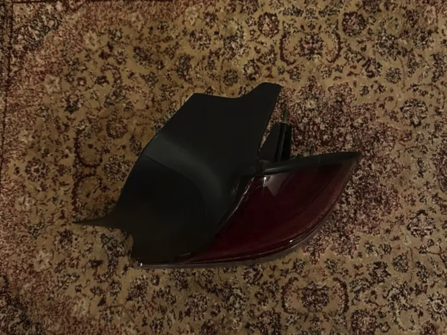 اسطب خلفي يمين - فورد كراون فكتوريا