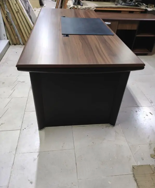 تشكيلة ممتازة من الاثاث المكتبى المستورد وتبدا الاسعار من 3000