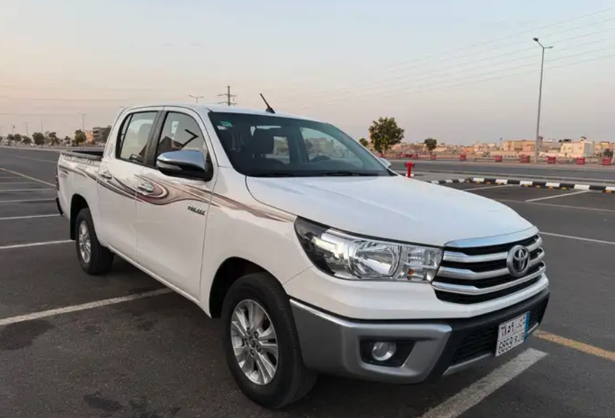 هايلوكس 2016 فل كامل قير عادي ( الساير ) بنزين