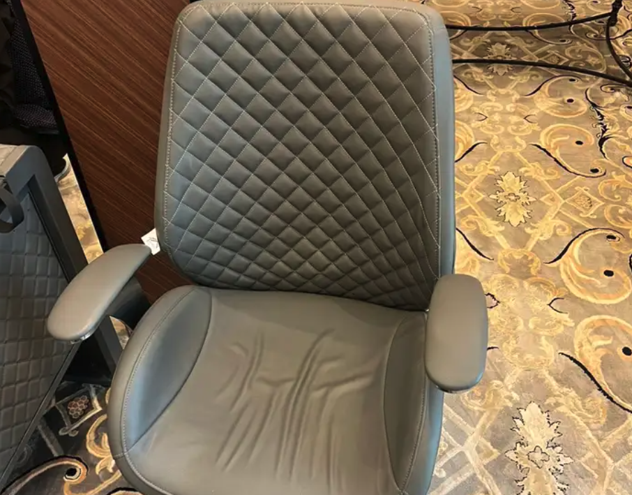 مكتب للبيع نظيف