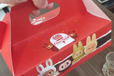 بوكسات كرتونيه واكياس قهوة وورق زبدة