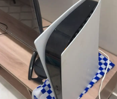 بلاستيشن ديجتال نظيف جدا مع سماعه هايبر x جديده