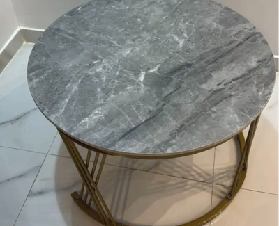 طاولة جديدة للبيع