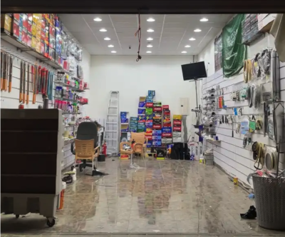 محل زينة سيارات و بطاريات للبيع مستعجل