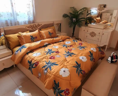 سرير مع مرتبة وتسريحة للبيع