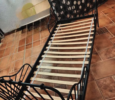 سرير ايكيا قابل للتمدد 200سم 80سم نظيف جدا