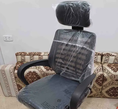 كراسي مكتب جديد يوجد كميه