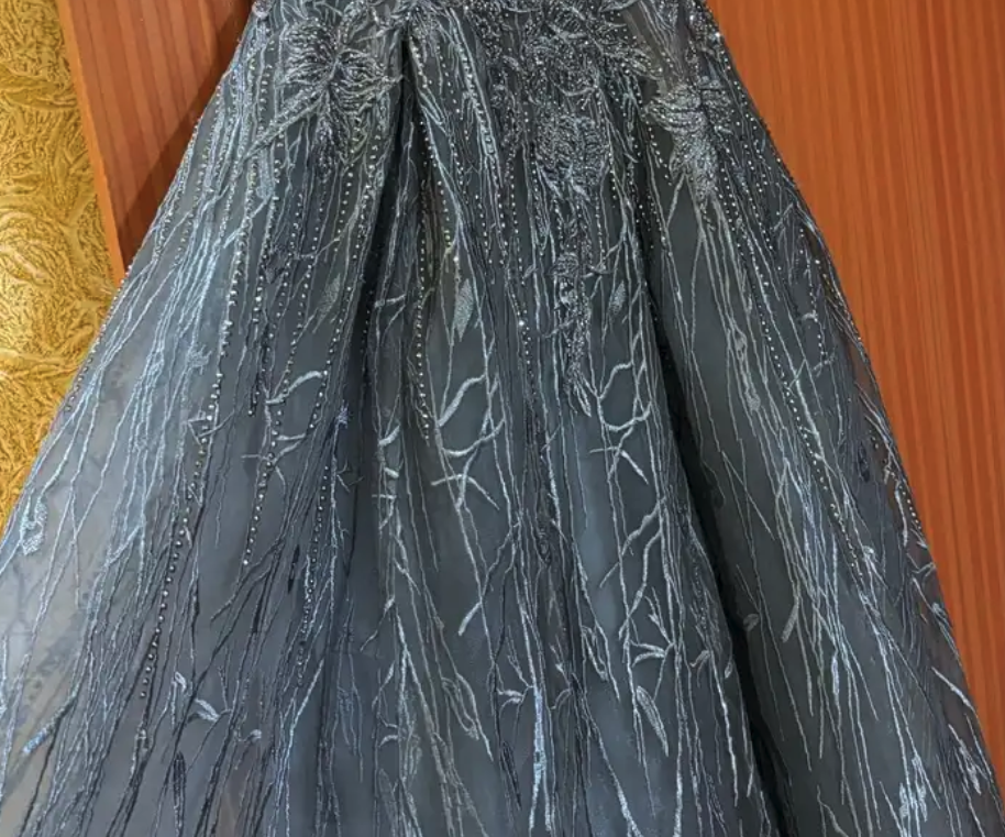 فستان سهرة فخم للبيع