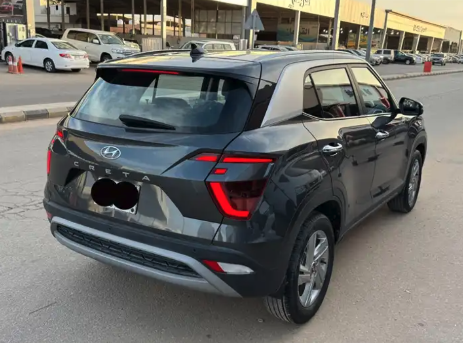 كريتا 2023 فل كامل عداد 3الاف فقط