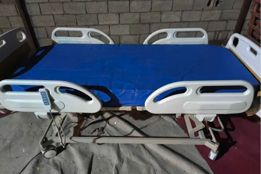 سرير طبي كهربائي