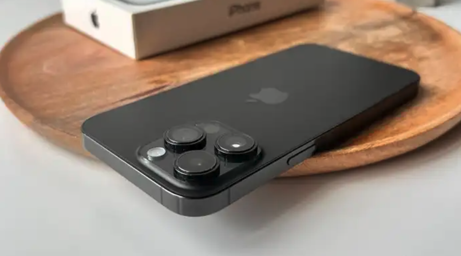 ايفون 14 برو ماكس جديد بطاريه 93..اسود