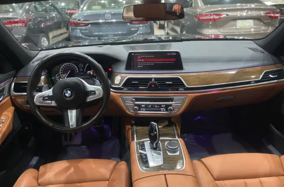 بي ام دابليو الفئه السابعة موديل 2019 فل كمل كت ام
