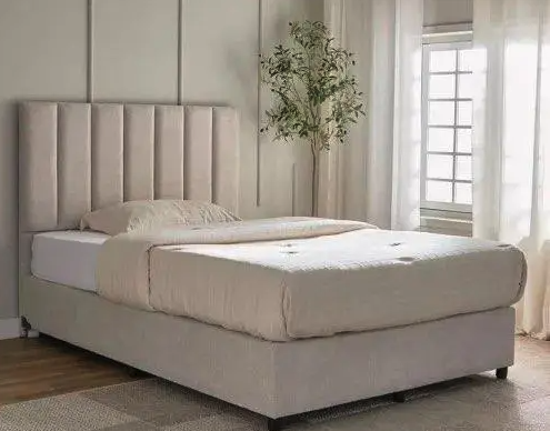 سرير الاناقة الملكية