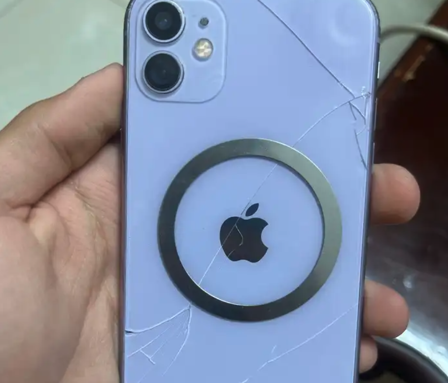 ايفون 11 عادي